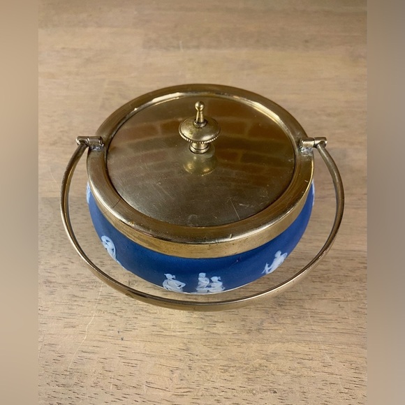 Wedgwood Etruria Blue Jasperware Butter/Sugar Sacrifice Figures (c.1910s) - Picture 7 of 16